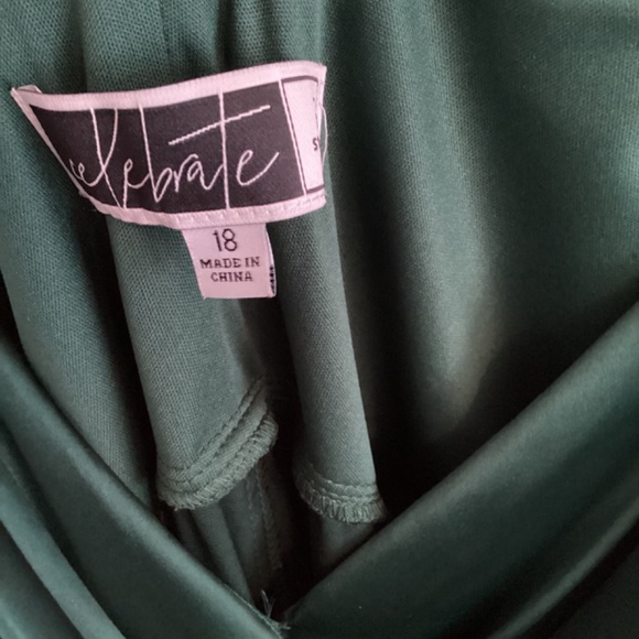 David’s Bridal: Juniper Green Satin Dress Size 18. - Picture 2 of 7